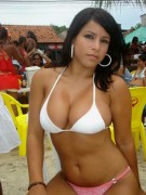 Amateur brasilera de enormes pechos / MaryMalukinhaDoSurf
